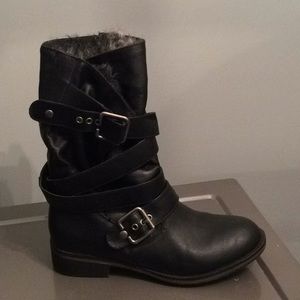 Black faux leather boots with faux fur trim